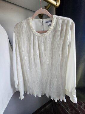 Vintage Yves St. Clair Womens White Pleated Beaded Long Sleeve Blouse Like new!